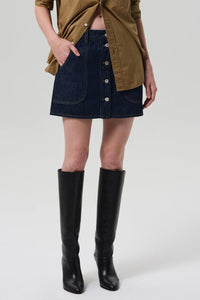 CURVED POCKET MINI SKIRT