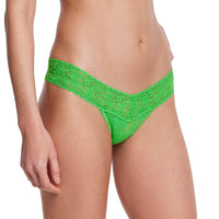 SIGNATURE LACE LOW RISE THONG