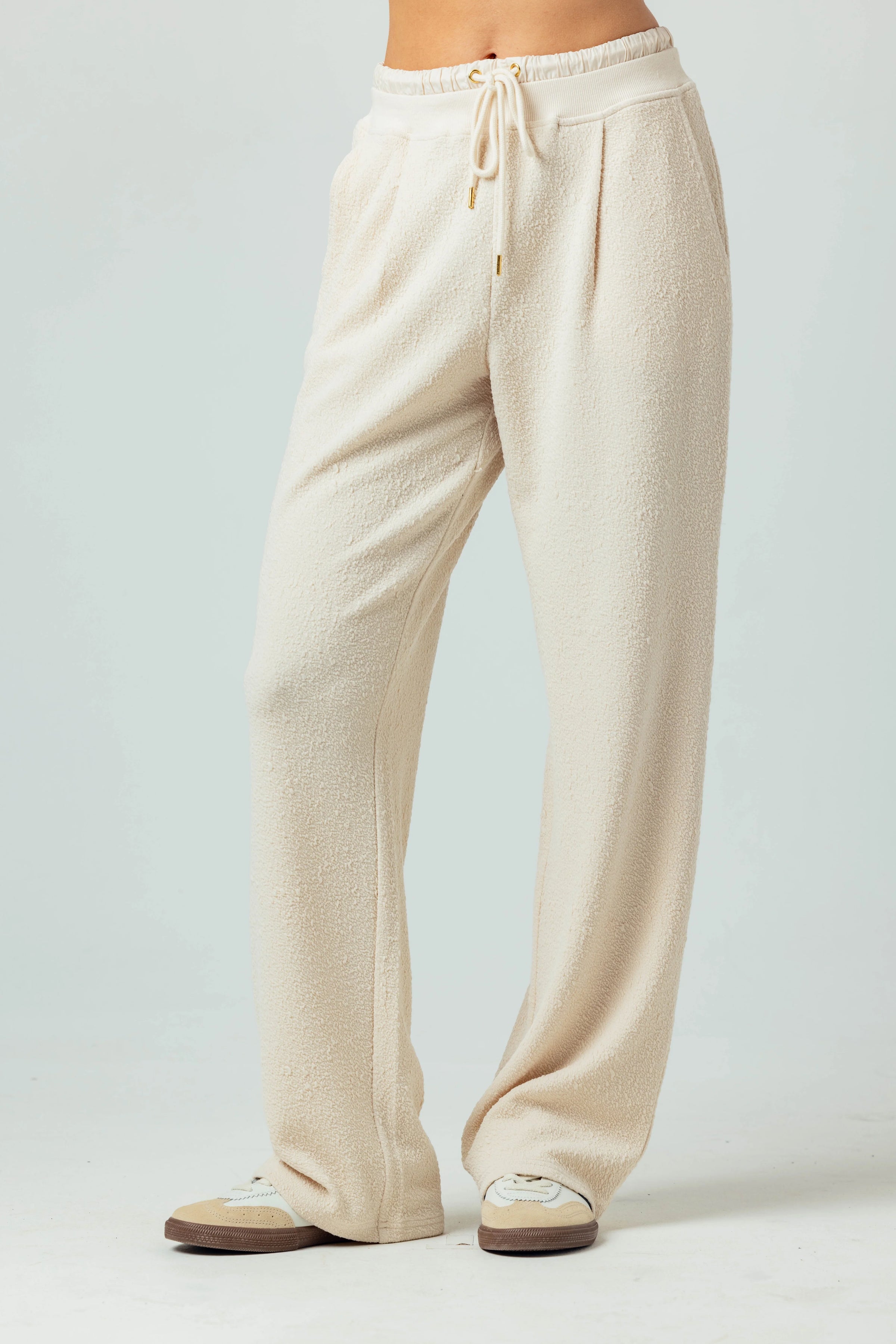 LEONIE PANT