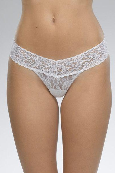 SIGNATURE LACE LOW RISE THONG