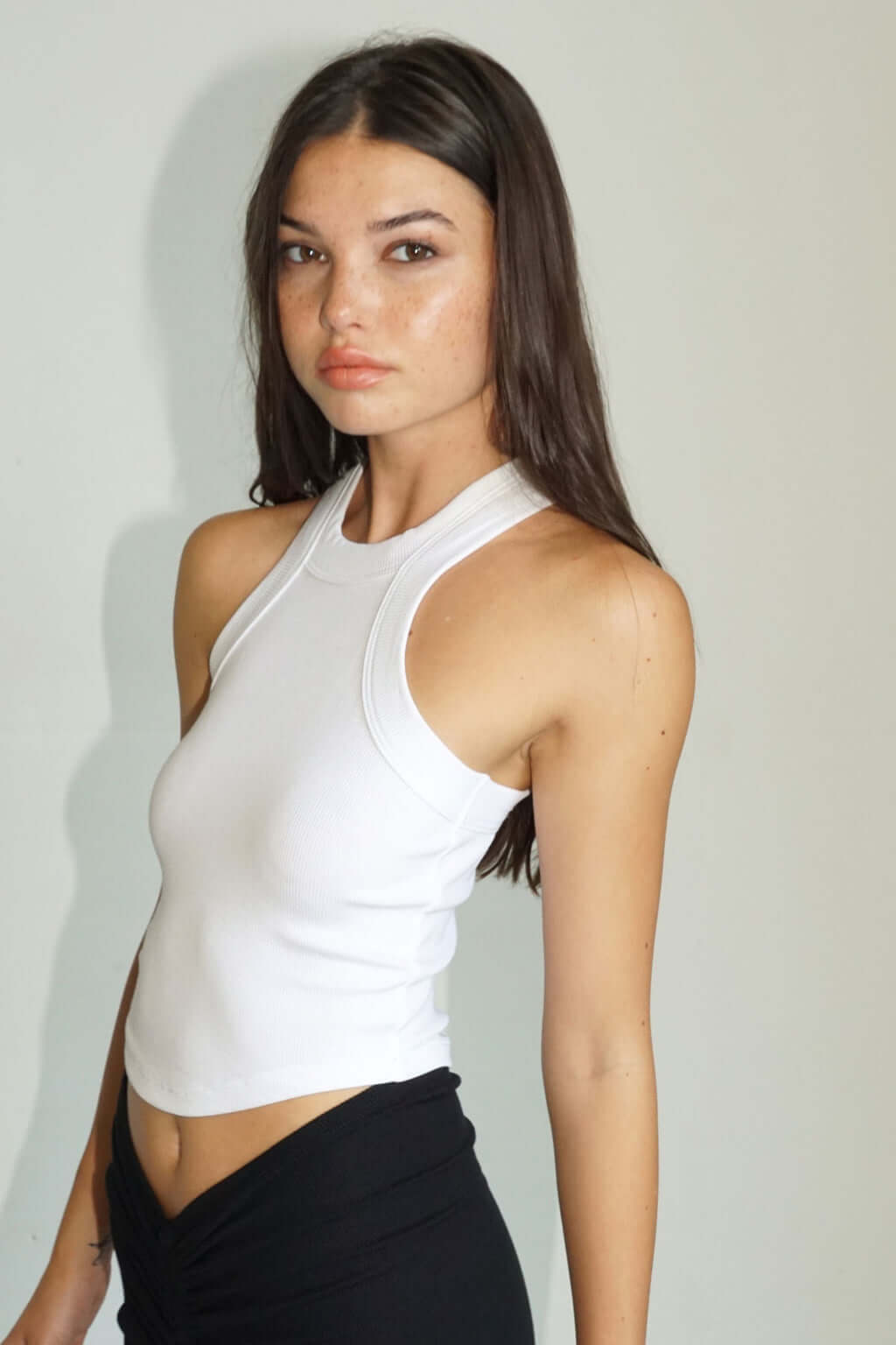 LNA DETRA CROPPED TANK IN WHITE