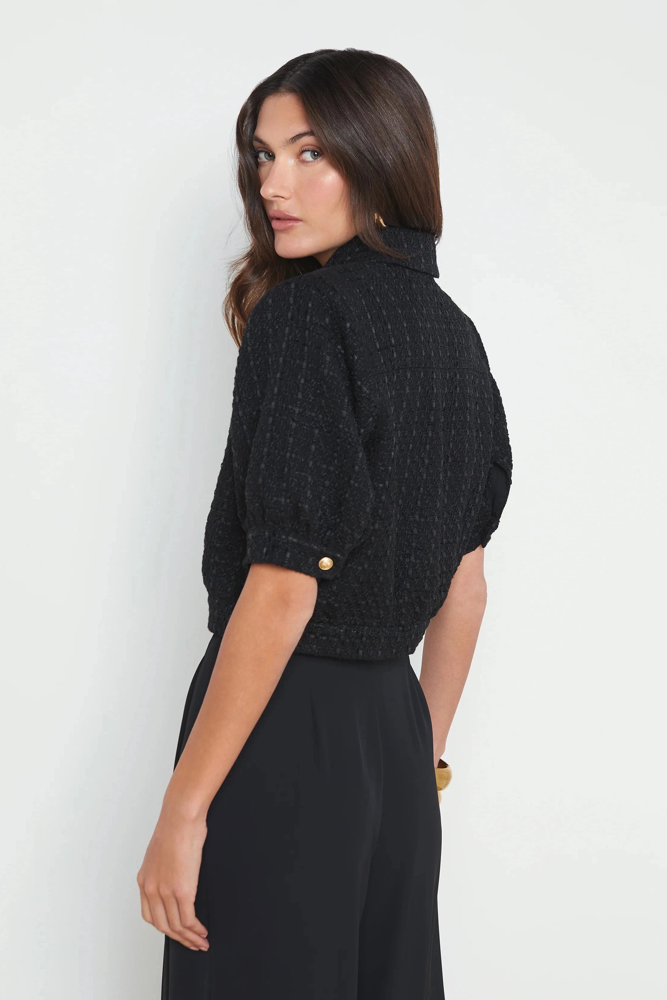L'AGENCE COVE CROP SHORT SLEEVE JACKET IN BLACK