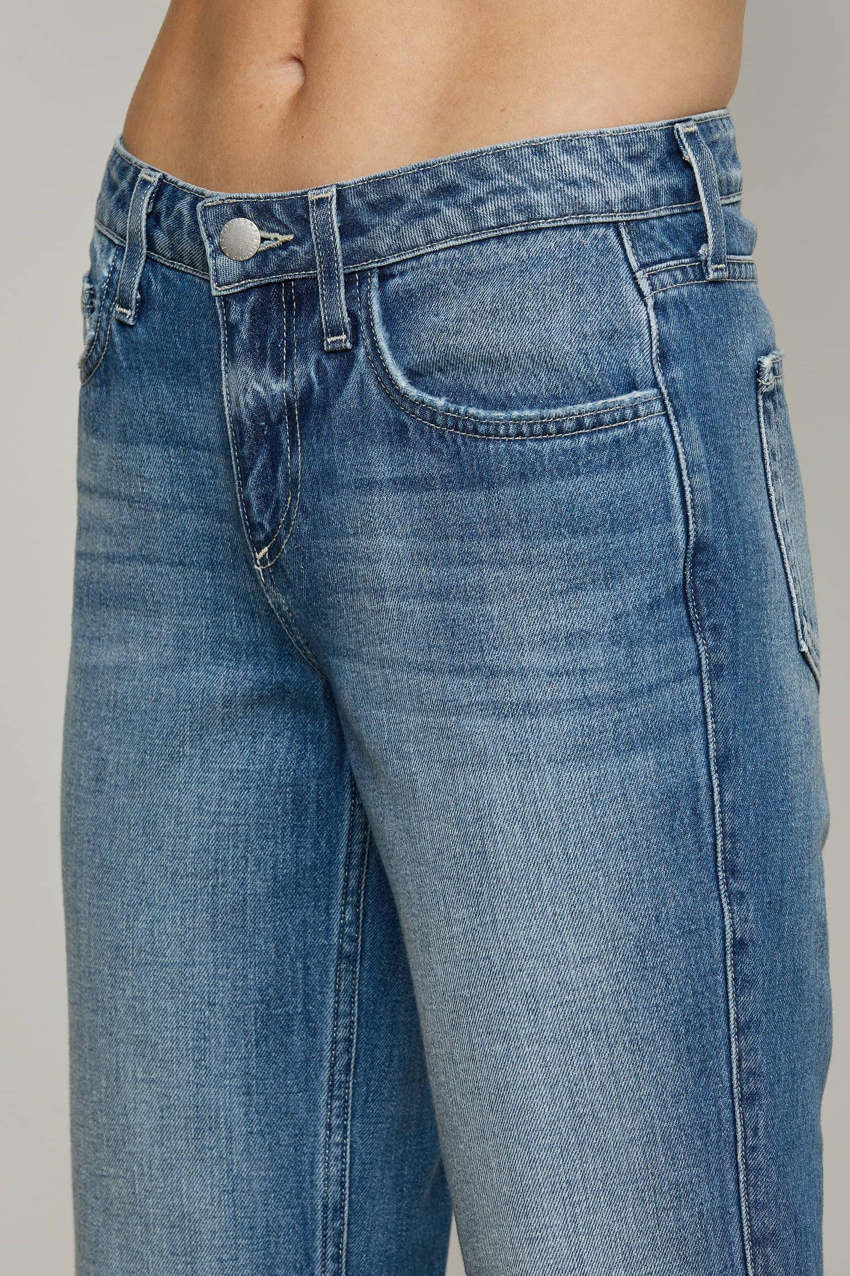 NEVIA LOW RISE SLOUCHY STRAIGHT LEG JEANS