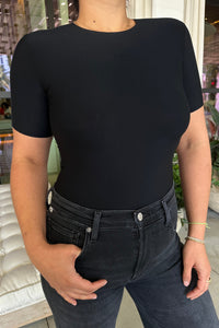 COMMANDO BUTTER SHORT SLEEVE BODYSUIT IN BLACK