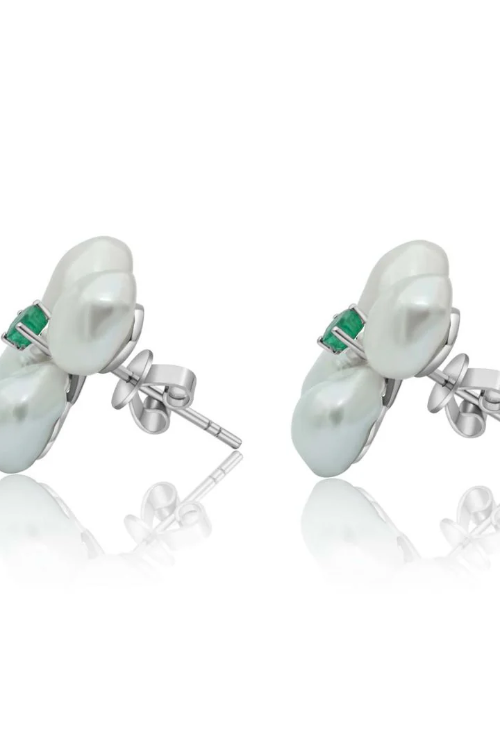 MONISHA MELWANI GOLD GREEN EMERALD PEARL FLOWER EARRINGS IN WHITE GOLD