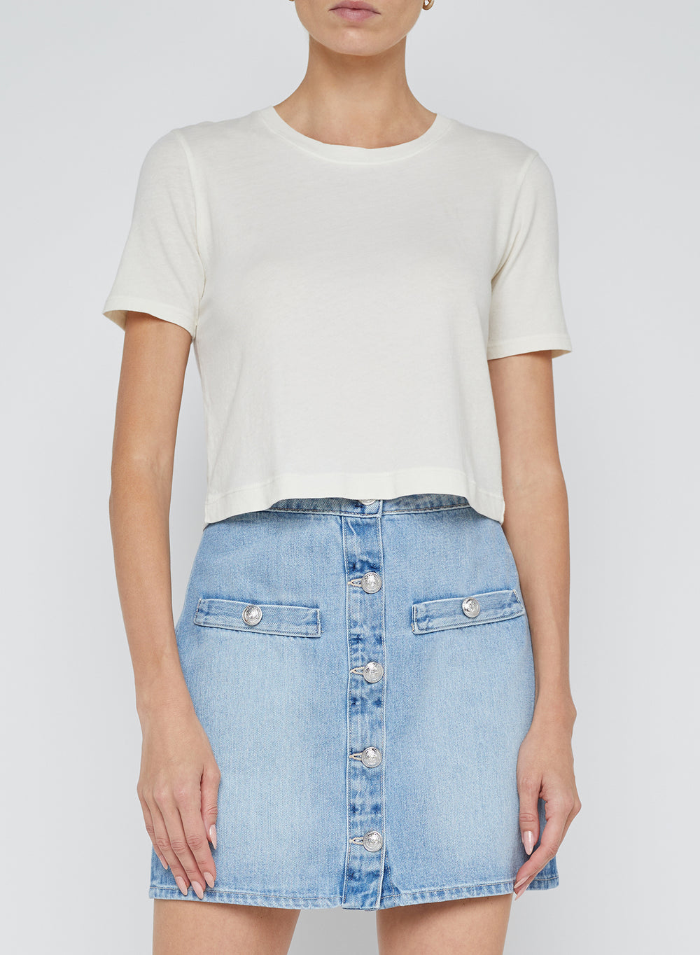 DONNA SHORT SLEEVE CROP CREW NECK TEE