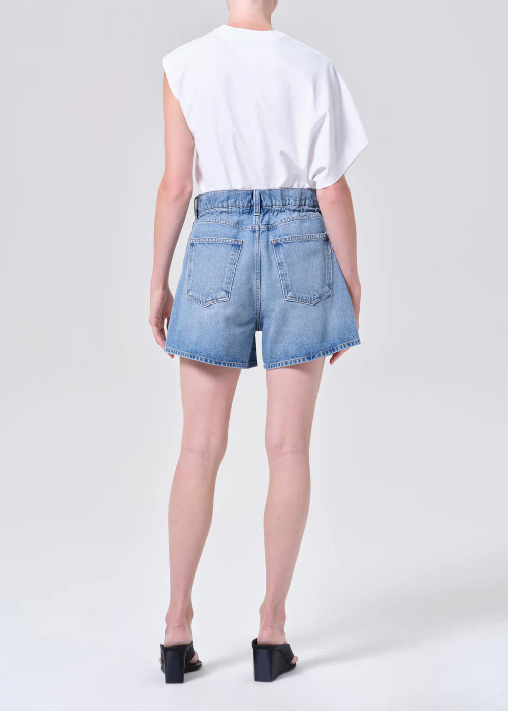 LYONNE SHORT