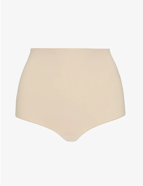 COMMANDO CLASSIC CONTROL THONG IN BEIGE