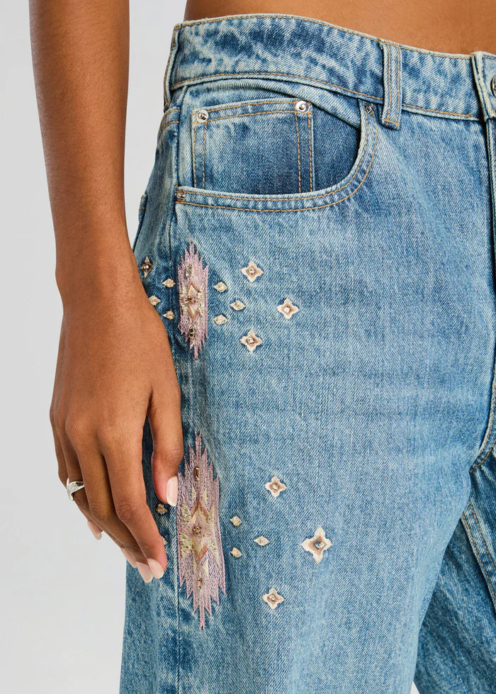 VERO EMBELLISHED JEAN