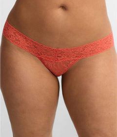 SIGNATURE LACE LOW RISE THONG