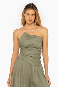 JUST BE QUEEN ARLO TOP IN EVERGREEN