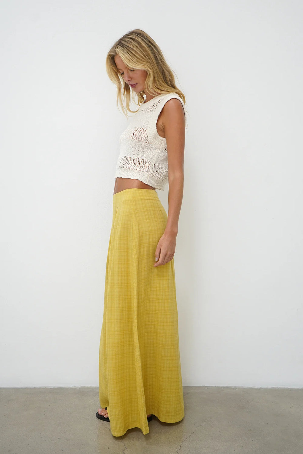 ANGELINA SLEEVELESS TOP