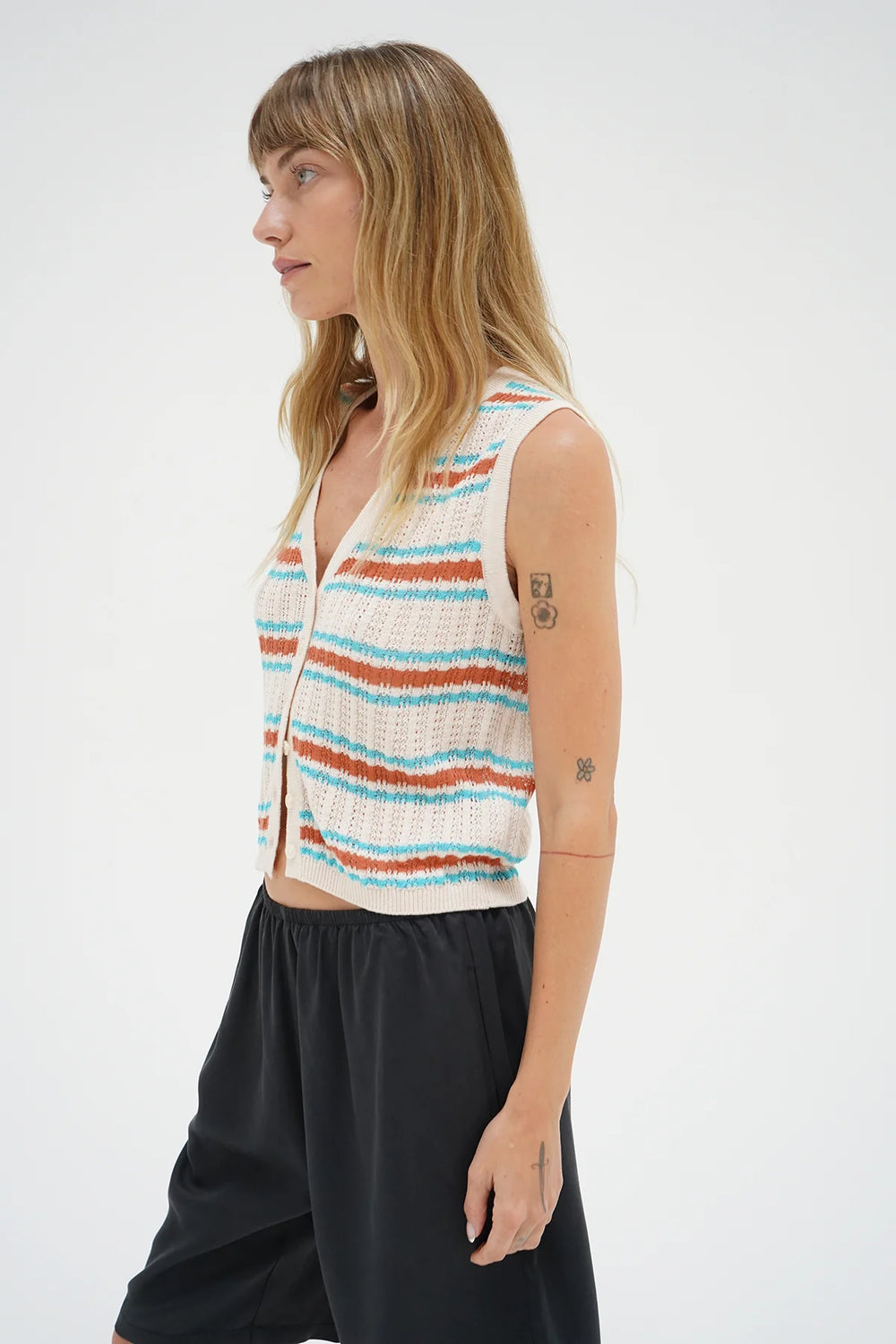 LOU SLEEVELESS CARDIGAN