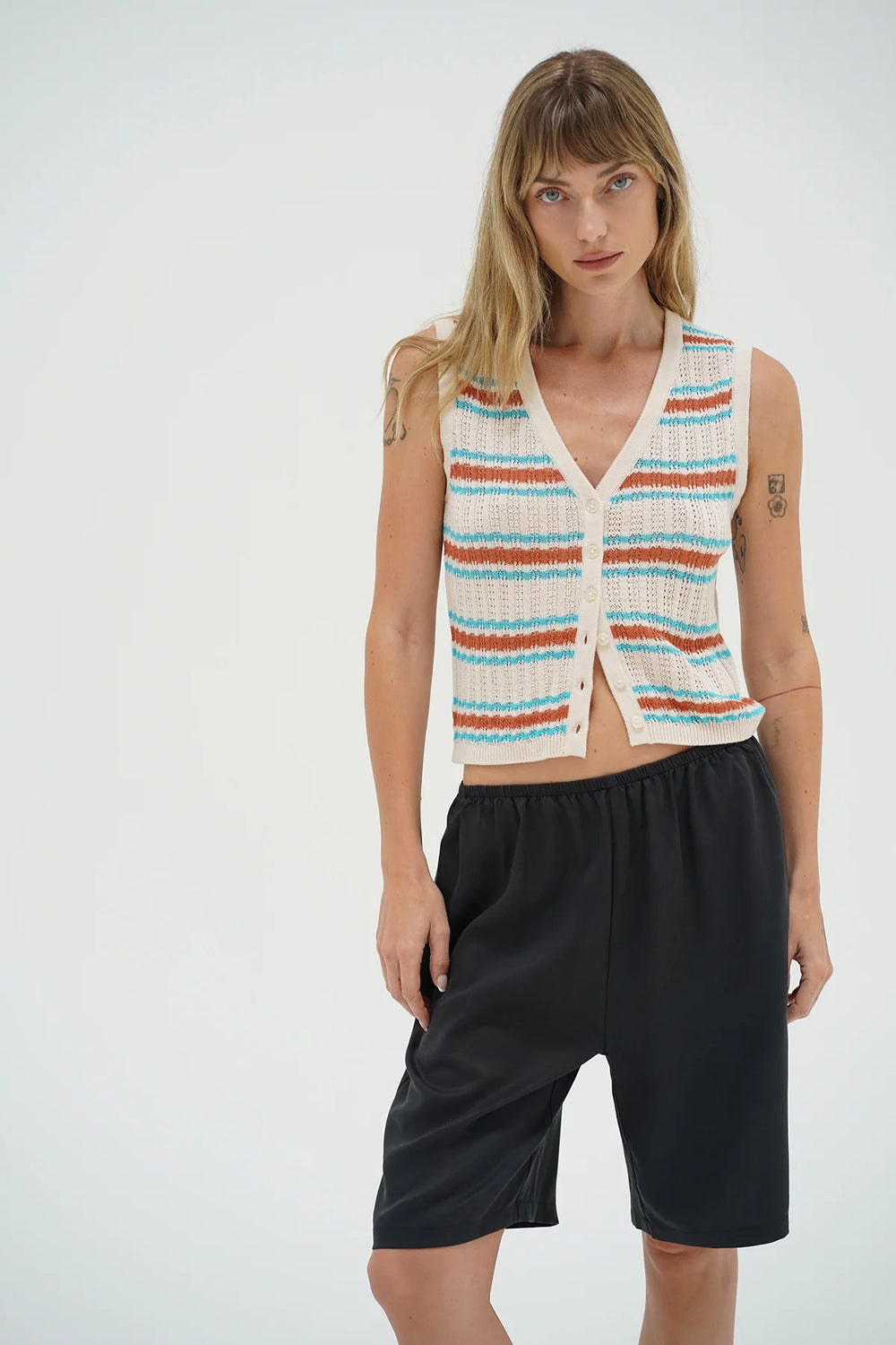 LOU SLEEVELESS CARDIGAN