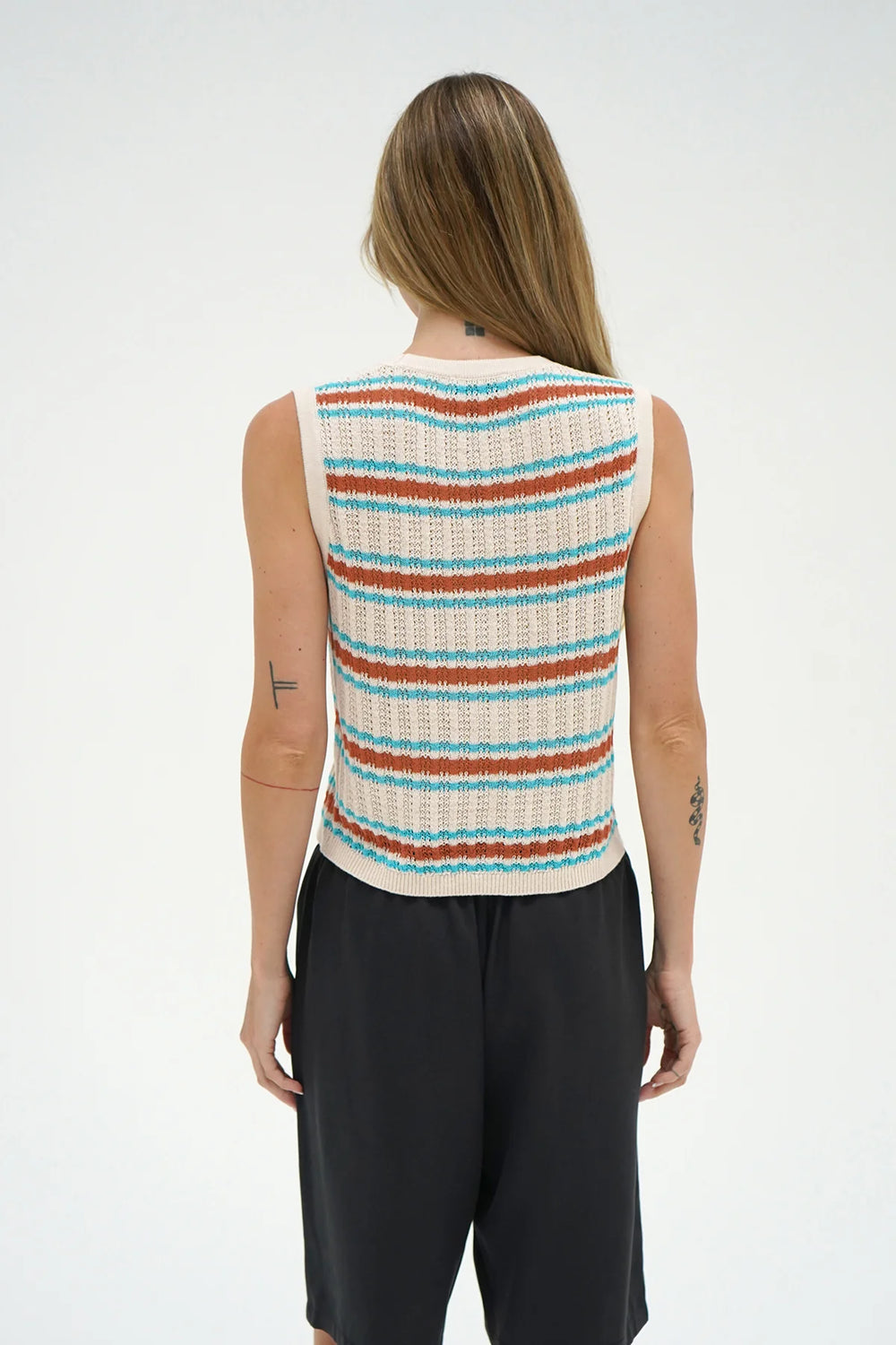 LOU SLEEVELESS CARDIGAN