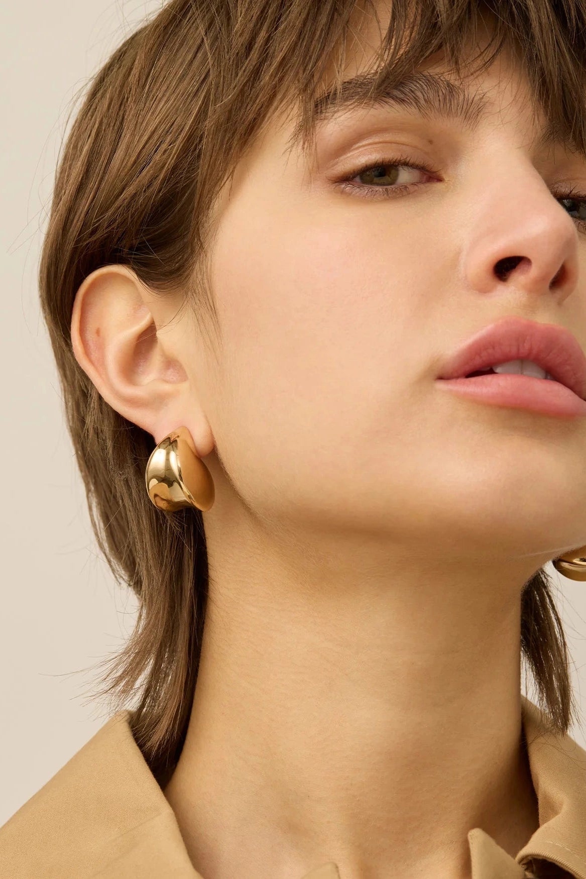 JENNY BIRD NOUVEAUX PUFF EARRINGS IN GOLD