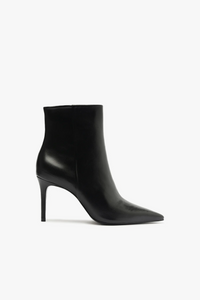 MIKKI BOOTIE