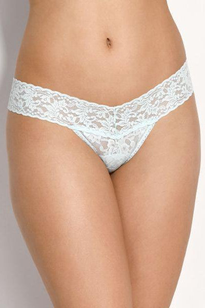 SIGNATURE LACE LOW RISE THONG