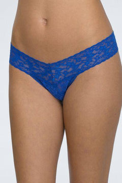 SIGNATURE LACE LOW RISE THONG